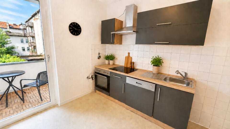 Kitchen or kitchenette, Dining area, dishwasher, oven, stove