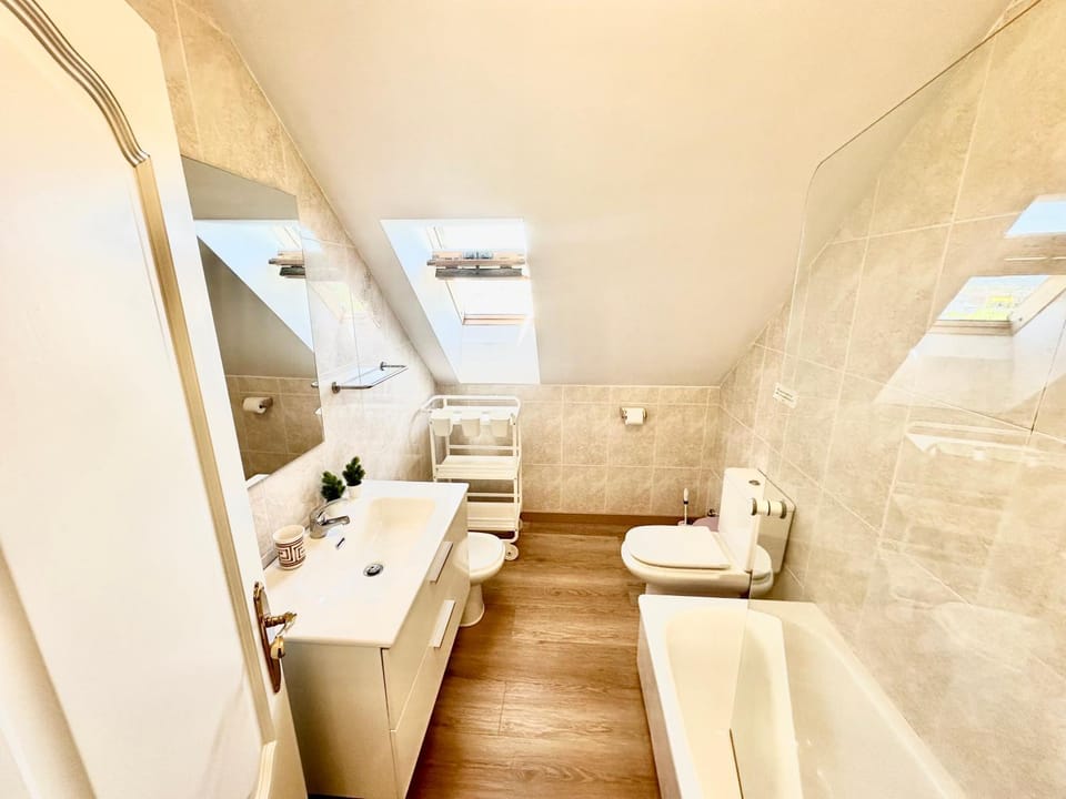 QUINTEIRO D - En la costa, con piscina, jardín y barbacoa Apartment in O Salnés