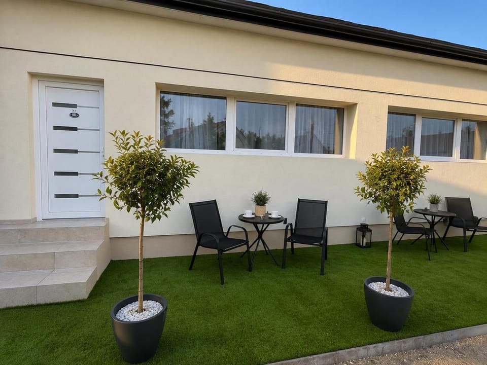 Property building, Garden, Garden view