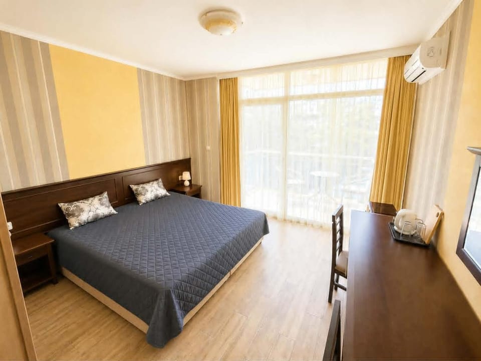 Summer Vibe Gallery Apartment in Sunny Beach