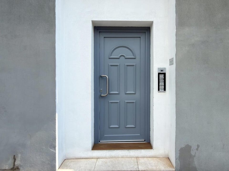 Elegante Apt, AC, 10 min to Duomo, M1 Turro Apartment in Milan