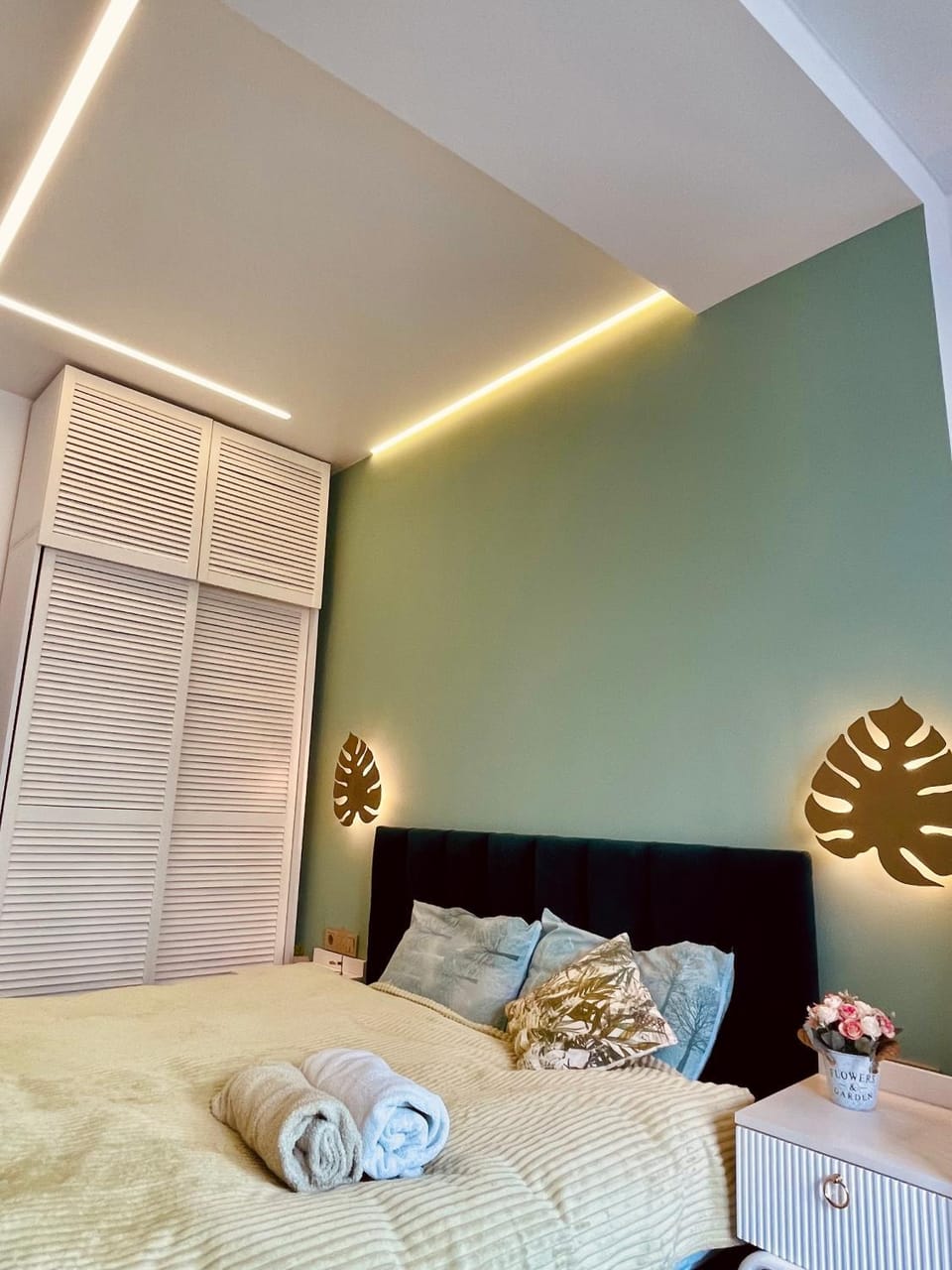 Olive DarBuilding with Bathtub and Seaview Apartment in Batumi