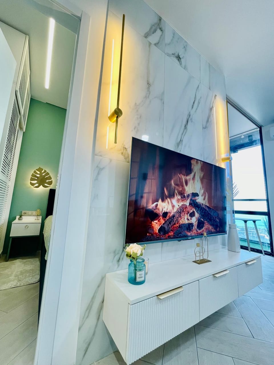 Olive DarBuilding with Bathtub and Seaview Apartment in Batumi