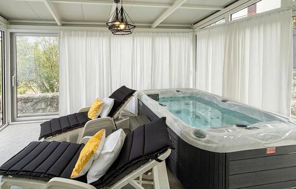 Hot Tub, Pool view, sunbed