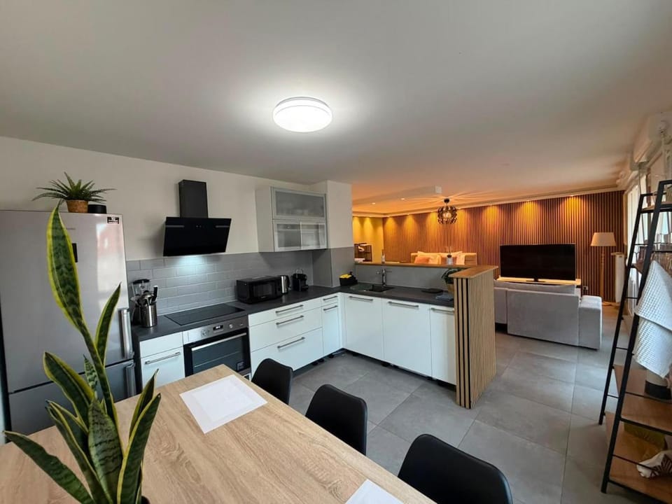 Studio Etoile Elegance Apartment in Grand Est