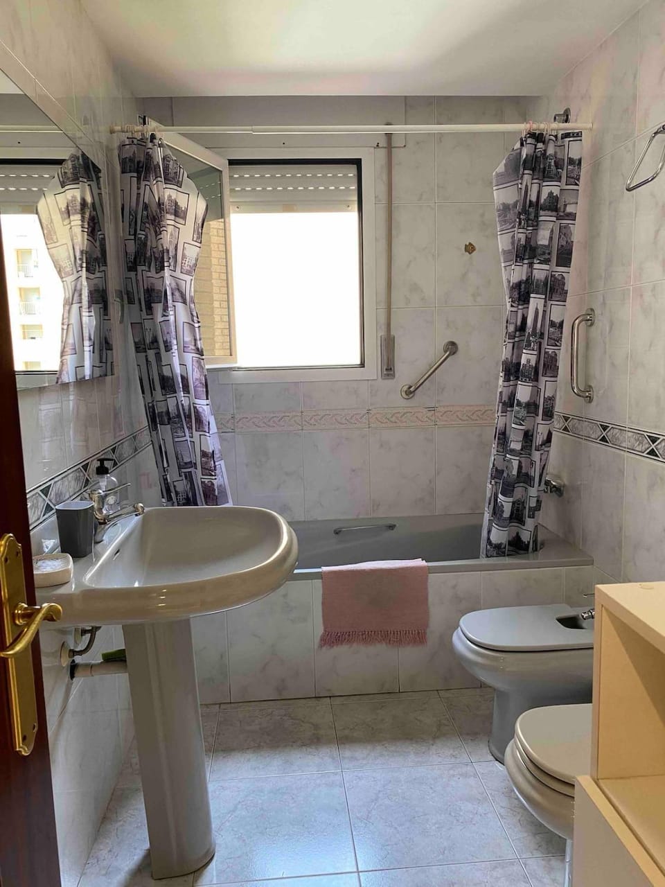 Apartment in the heart of downtown Apartment in Huesca