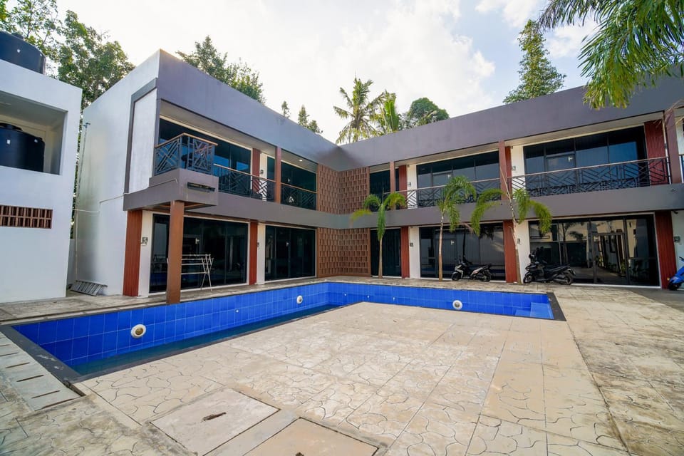 Pool view, Swimming pool