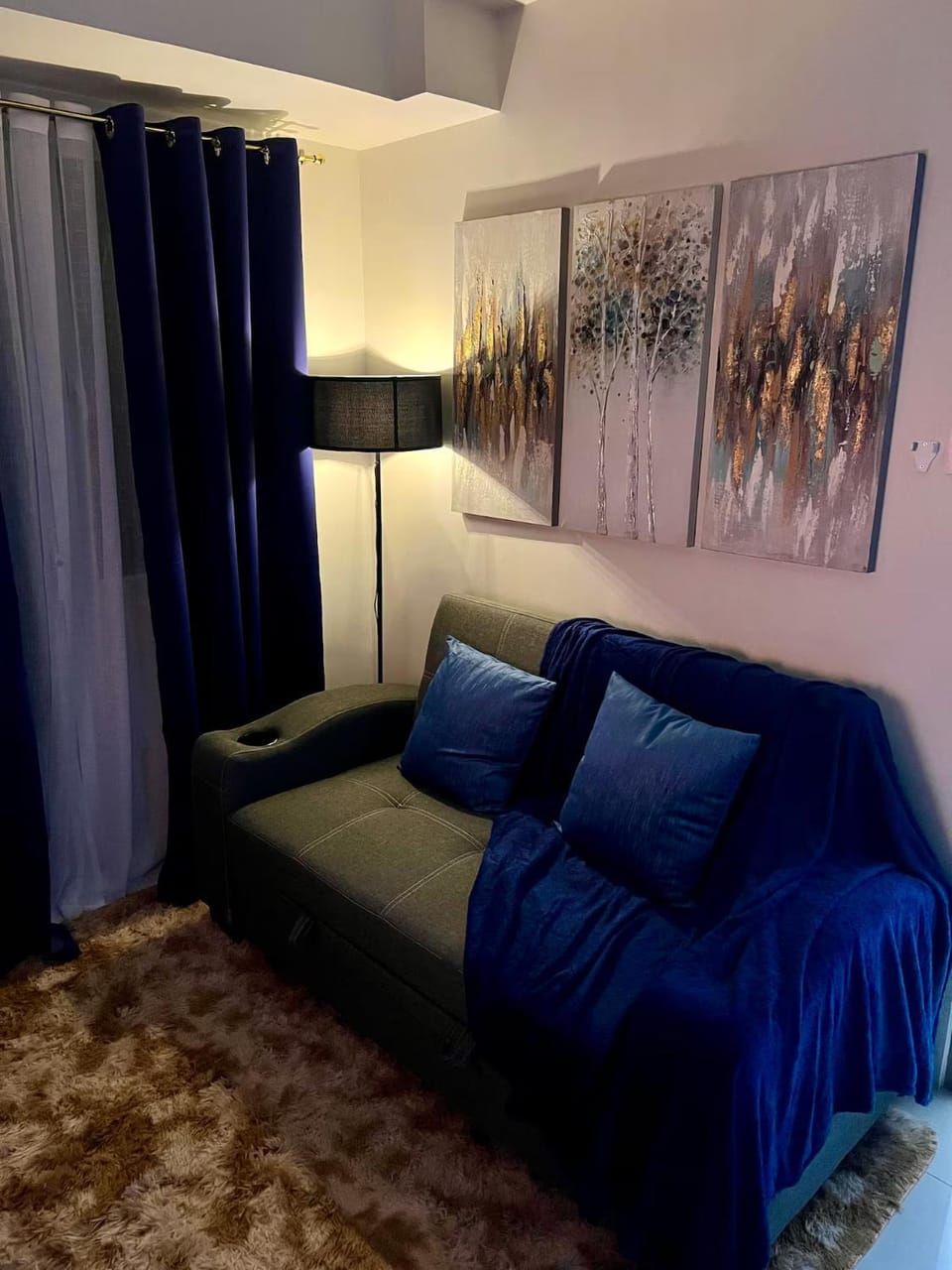 1-BR Condo in Parañaque City near NAIA Airport Apartment in Las Pinas