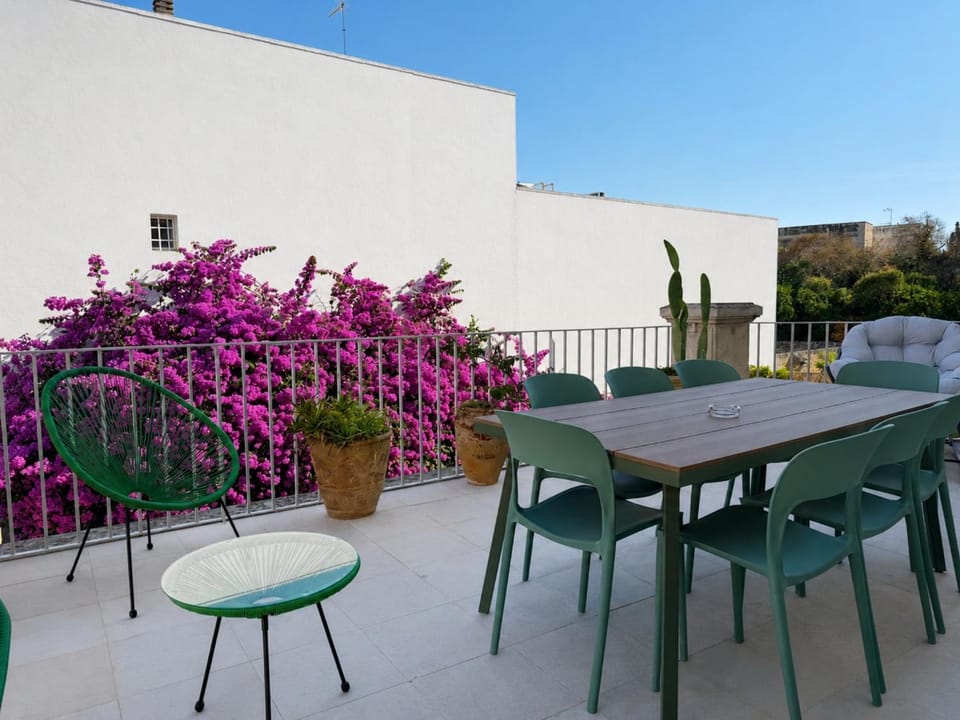 Balcony/Terrace, City view