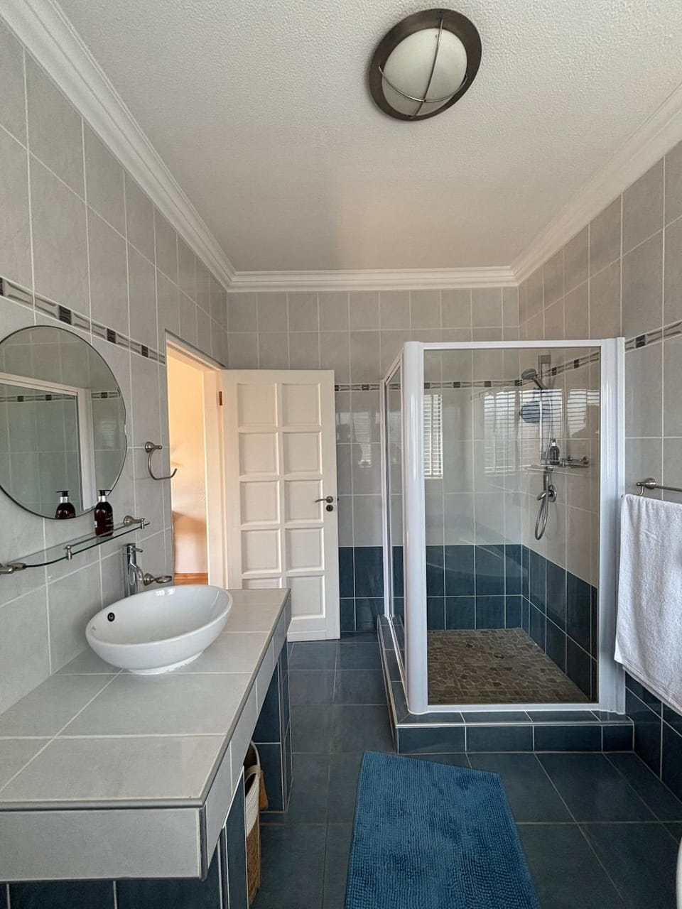 Shower, Bathroom, Bath, towels