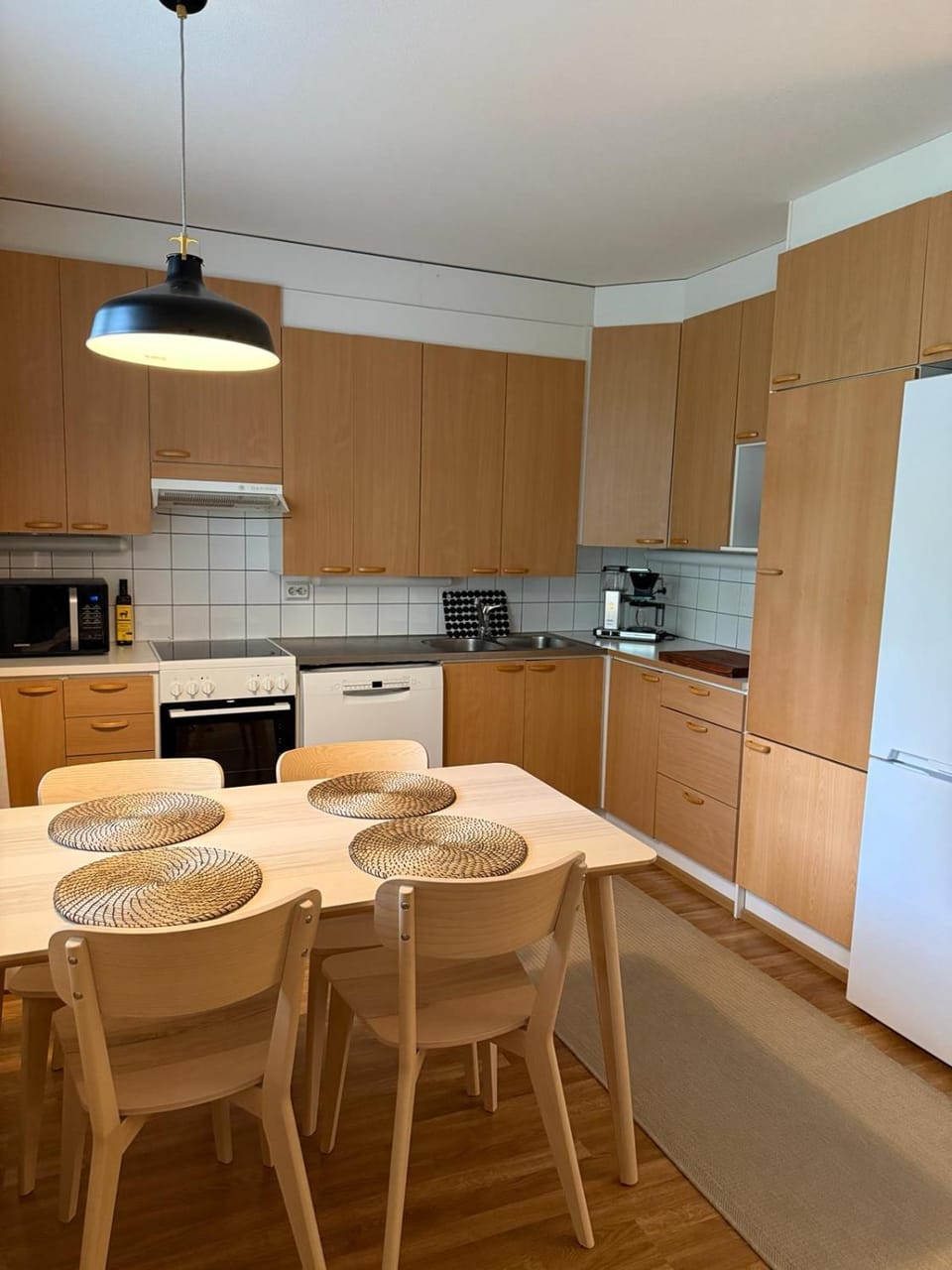 Kitchen or kitchenette, Dining area, dishwasher, oven, toaster