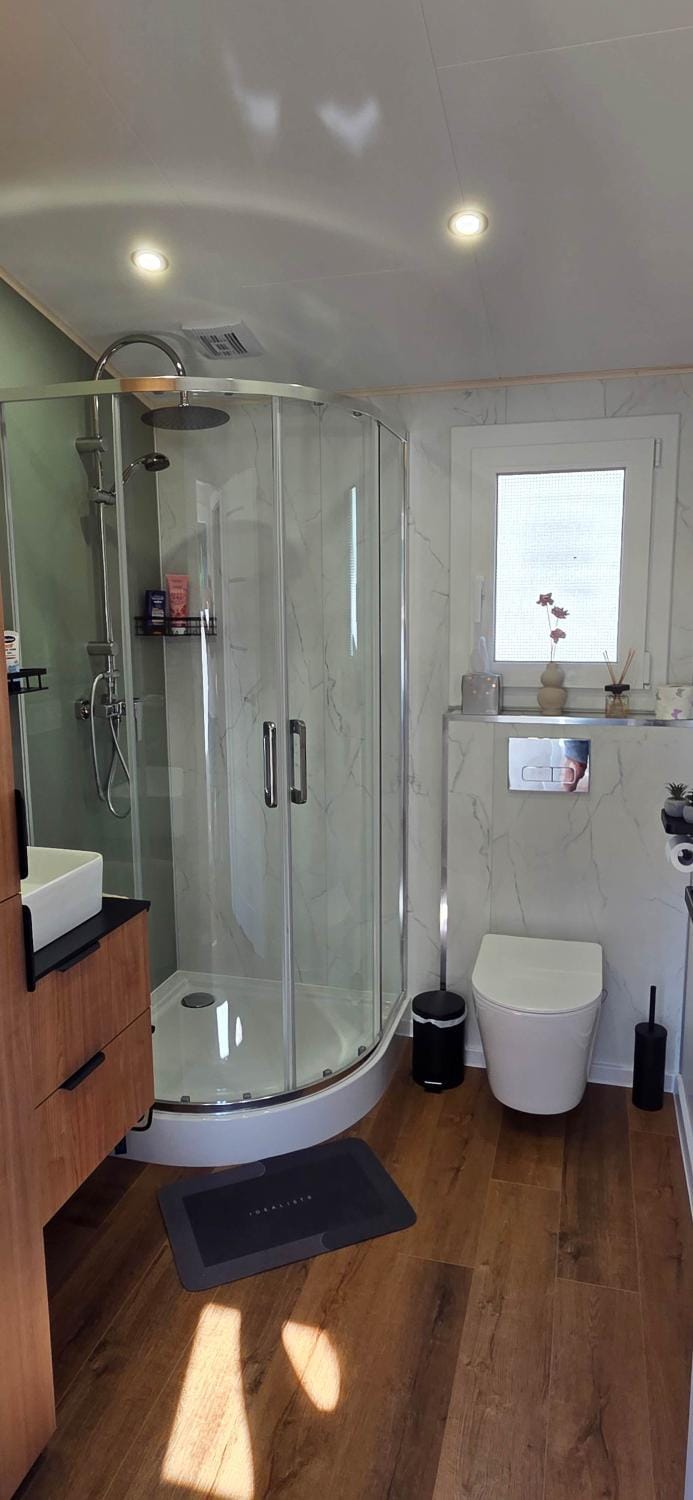 Shower, Bathroom