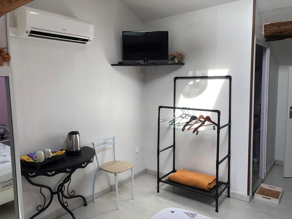 Bed, Photo of the whole room, Bedroom, towels, air conditioner