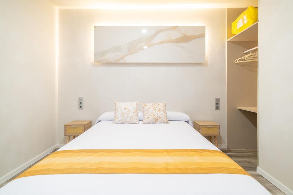Bed, Bedroom