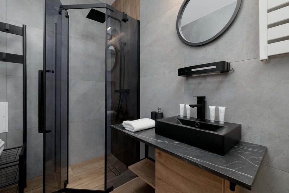 Shower, Bathroom, towels