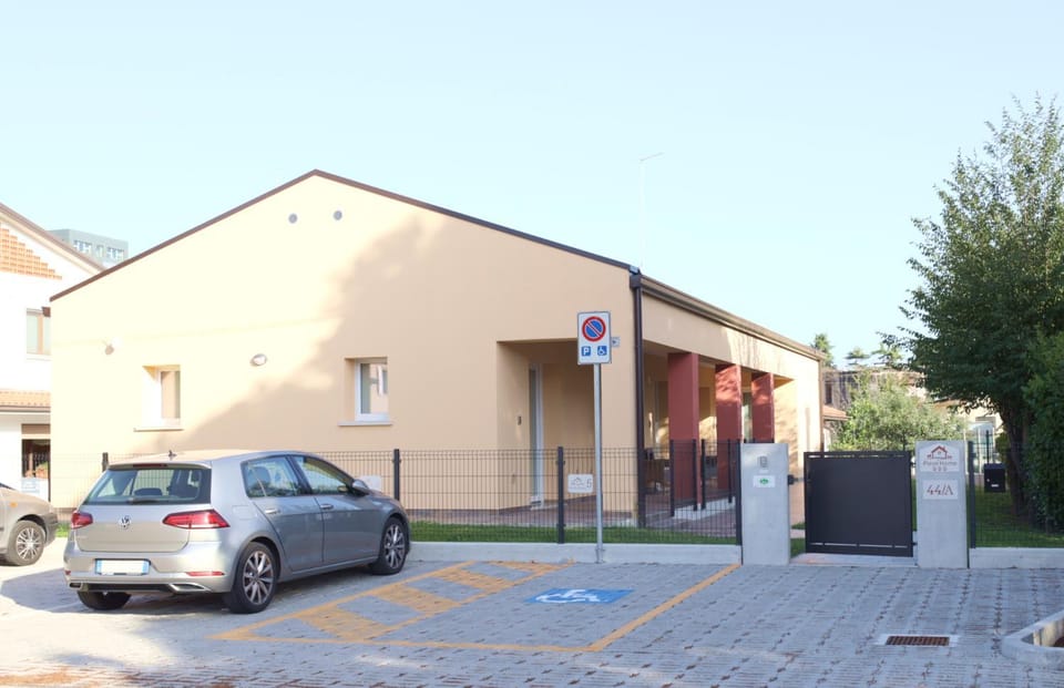 Property building, Neighbourhood, Street view, Parking