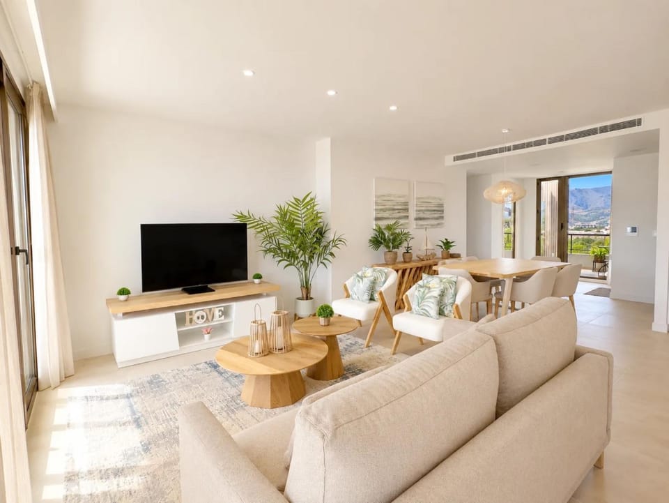 Communal lounge/ TV room, Living room