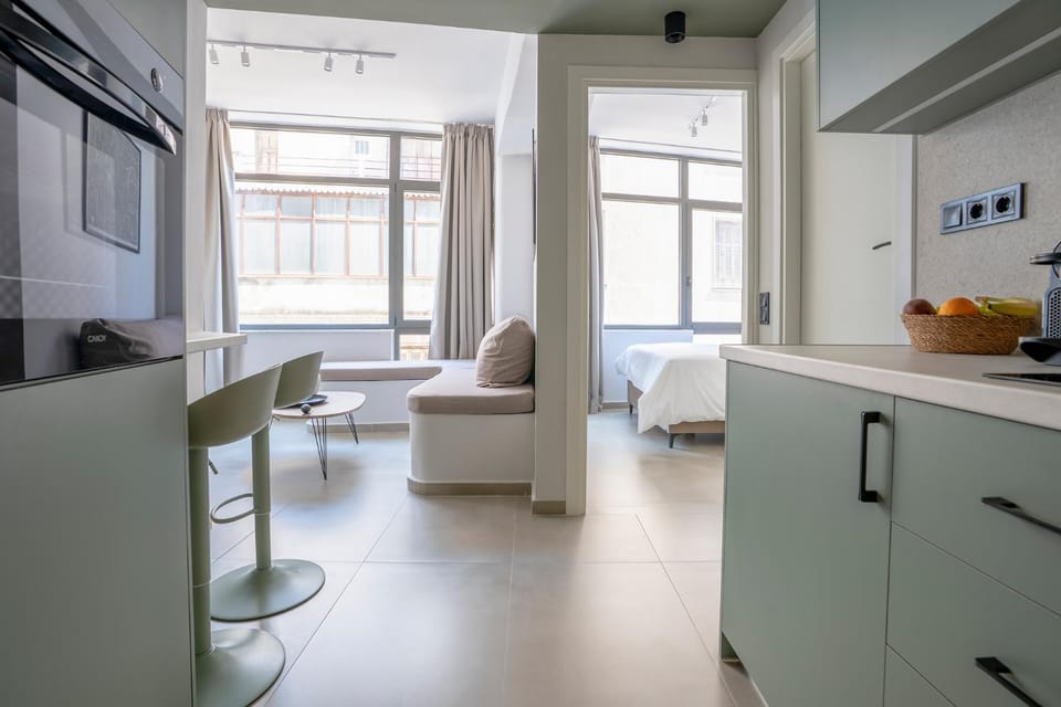 Kitchen or kitchenette, Photo of the whole room, Seating area