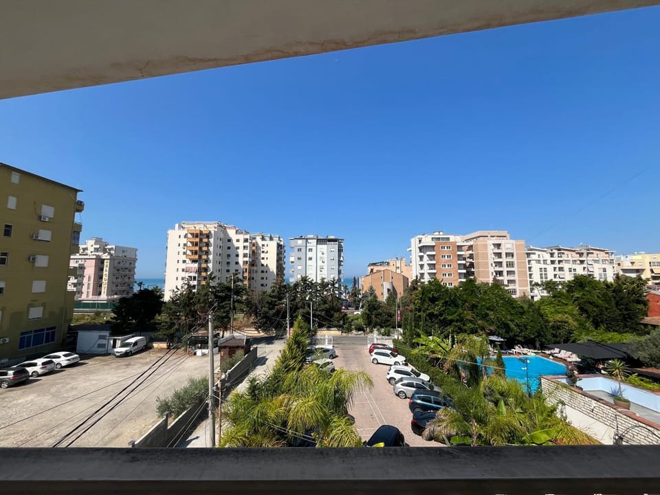 City view, Street view, Location