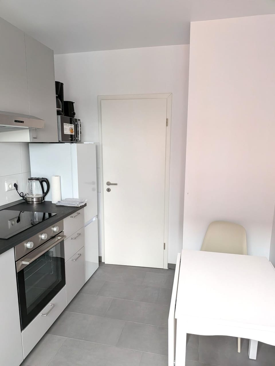 Kitchen or kitchenette, Dining area, oven, stove, toaster