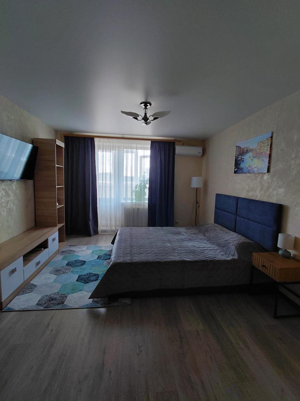 Bed, Photo of the whole room, Seating area, Bedroom