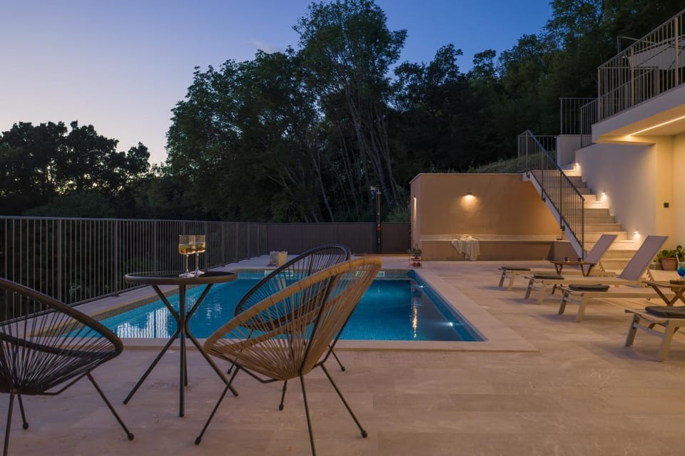 Balcony/Terrace, Pool view