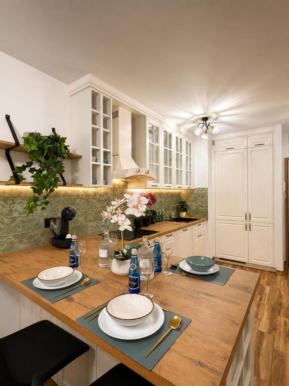 Kitchen or kitchenette, Dining area, kitchen