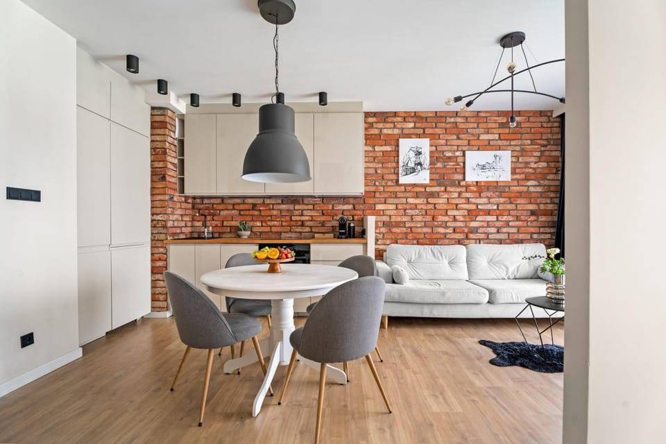Kitchen or kitchenette, Seating area