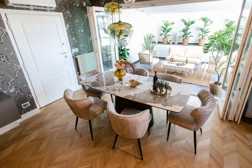Balcony/Terrace, Balcony/Terrace, Living room, Seating area, Dining area, air conditioner, air conditioner