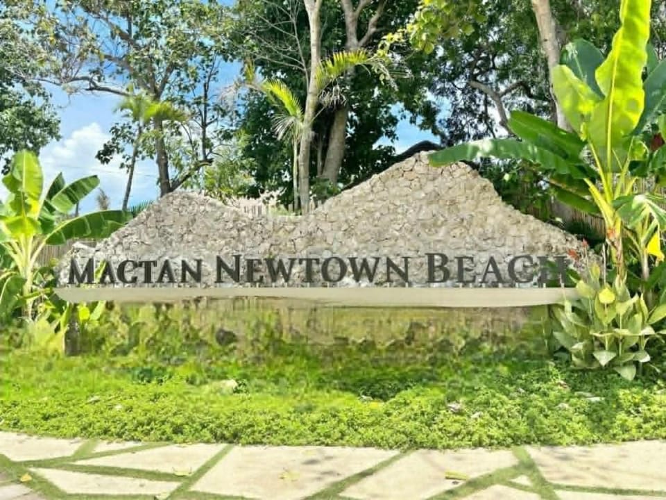 Mactan Newtown Gateway with Beach & Pool Apartment in Lapu-Lapu City