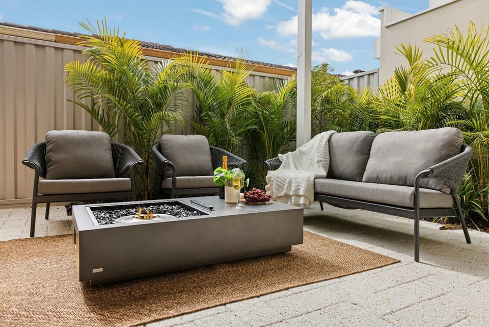 5BR Family Home Mins to Scarborough Beach House in Perth