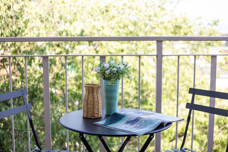 Balcony/Terrace, Decorative detail
