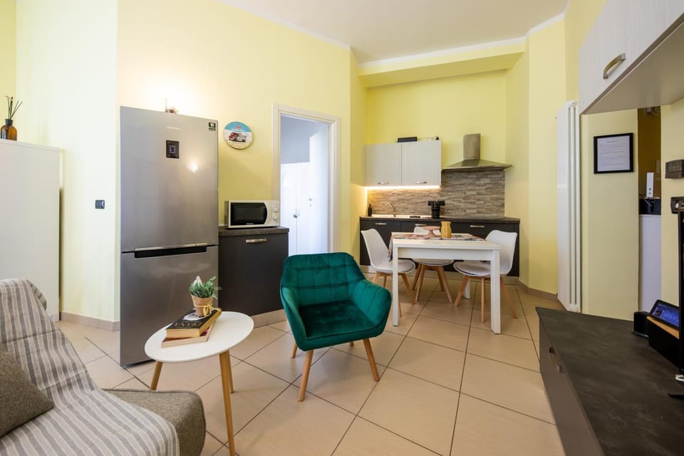 Living room, microwave, stove, kitchen