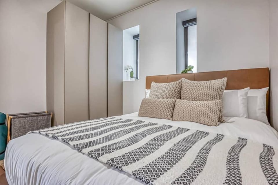 261 One Rosebank Executive Apartments Apartment in Johannesburg