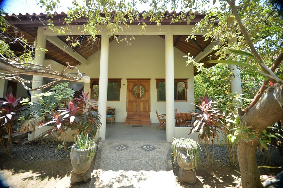 Patio, Facade/entrance