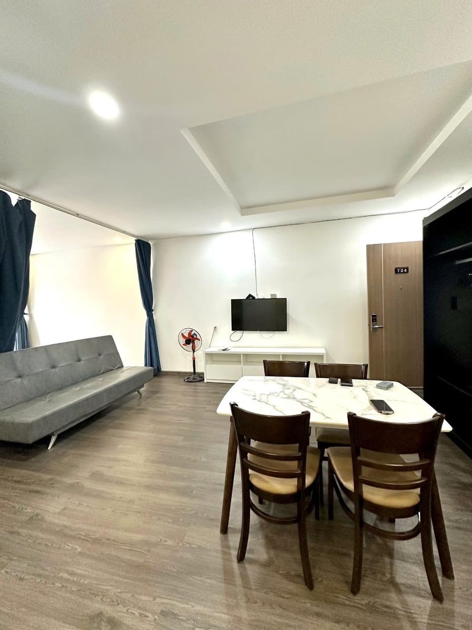 Căn hộ cạnh bãi biển Hòn Chồng Apartment in Nha Trang