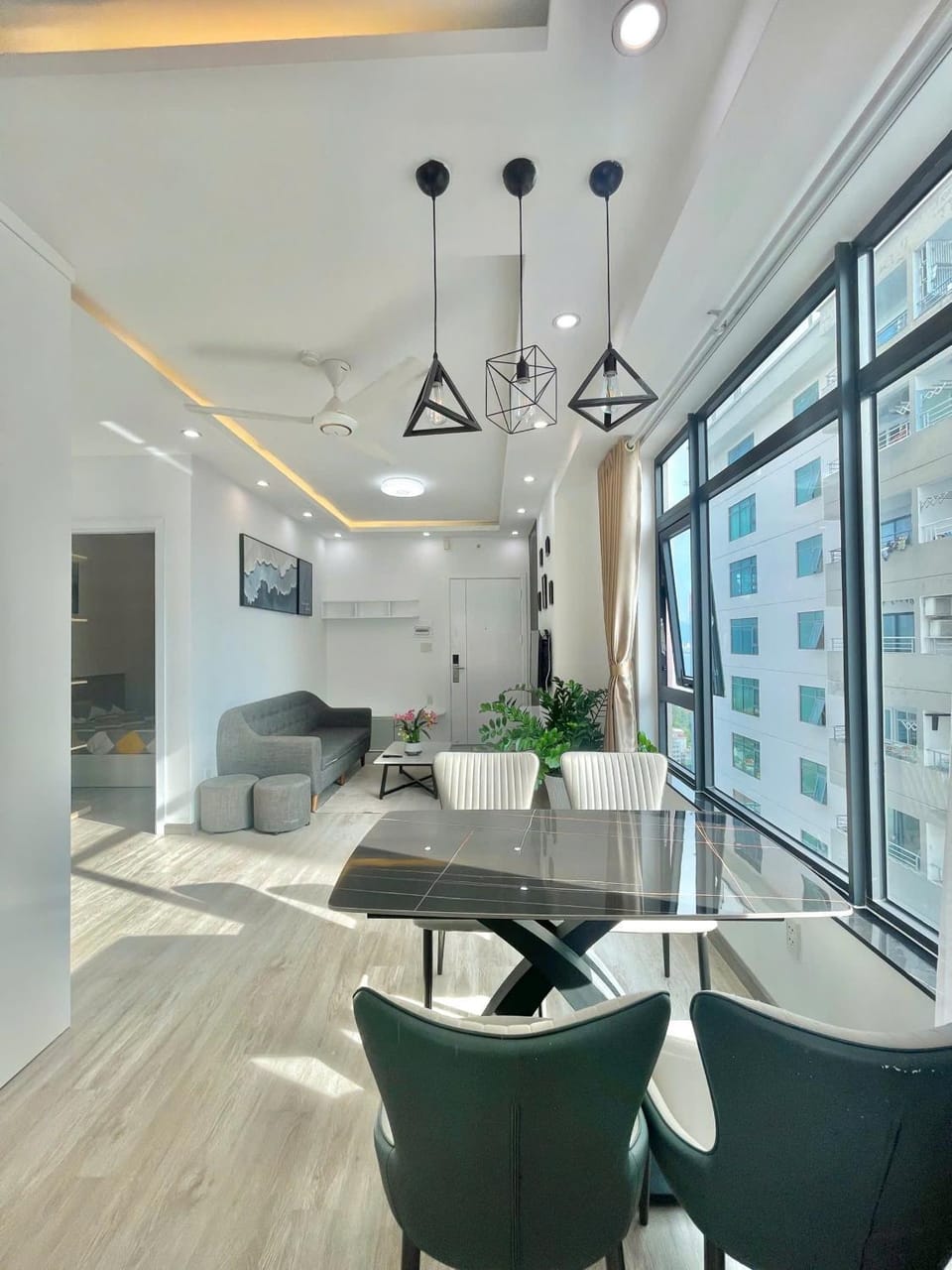 Căn hộ cạnh bãi biển Hòn Chồng Apartment in Nha Trang