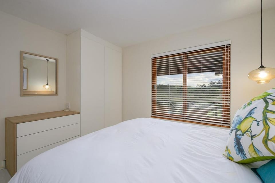 Bedroom, Garden view