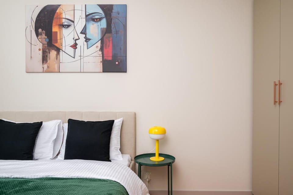 Bed, Photo of the whole room, Decorative detail, Bedroom