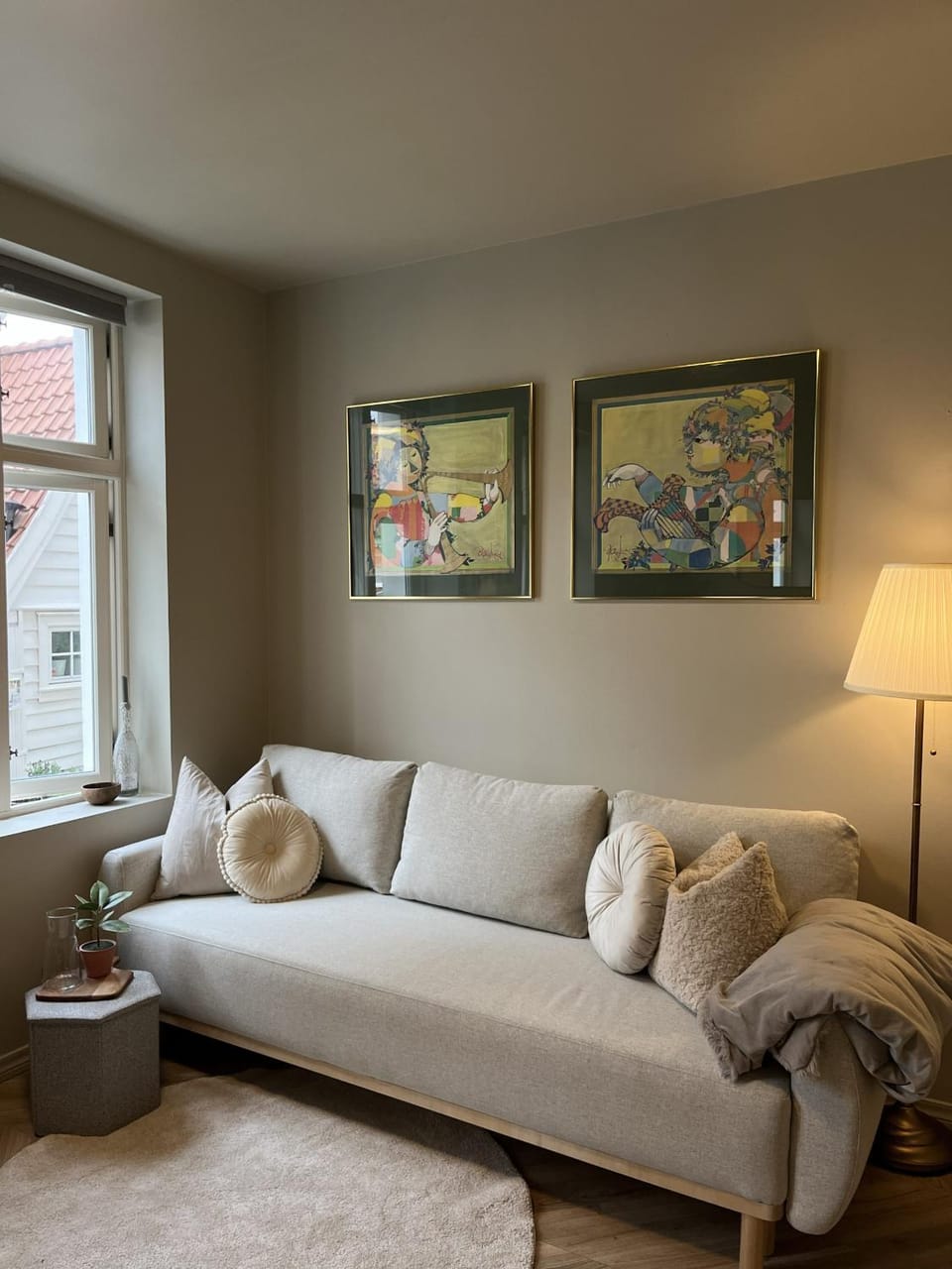 Living room, Seating area