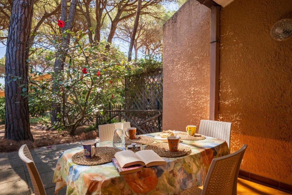 Garden, Dining area