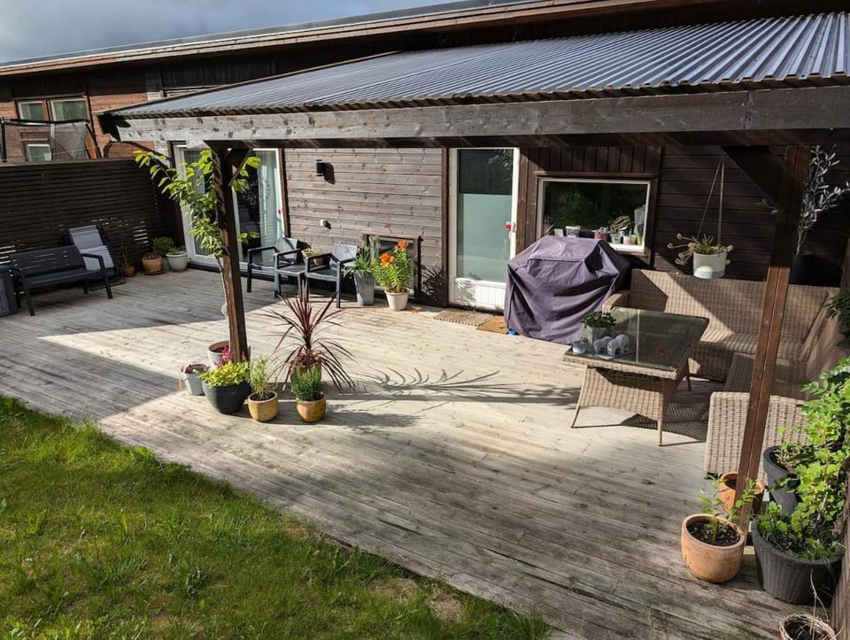 Panoramic View Central Townhouse - Free Parking and Terrace Apartment in Rogaland