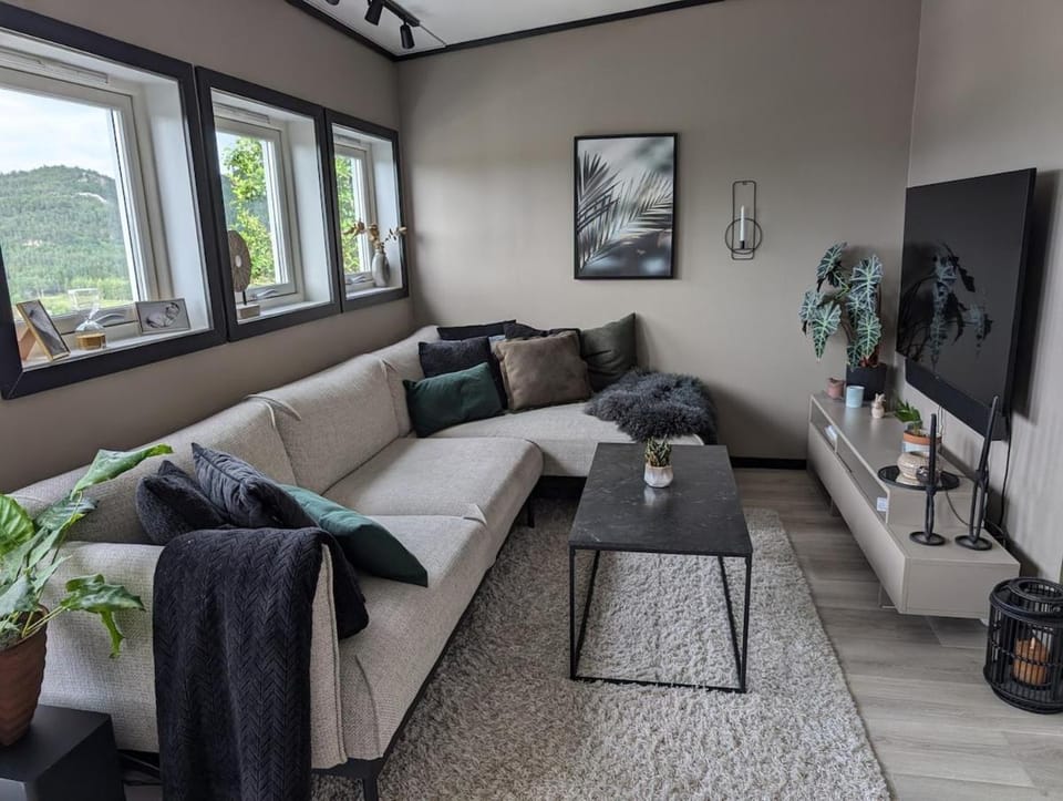 Panoramic View Central Townhouse - Free Parking and Terrace Apartment in Rogaland