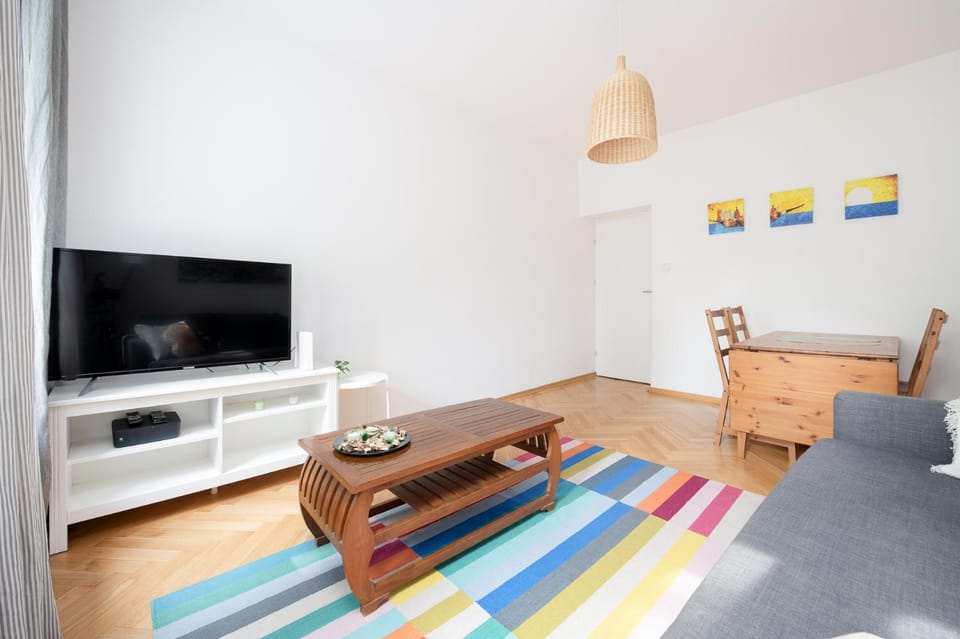 TV and multimedia, Living room, Dining area