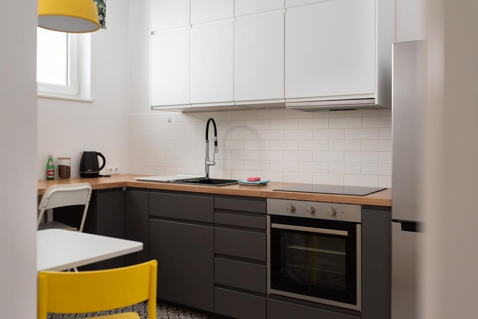 Kitchen or kitchenette, Dining area, stove