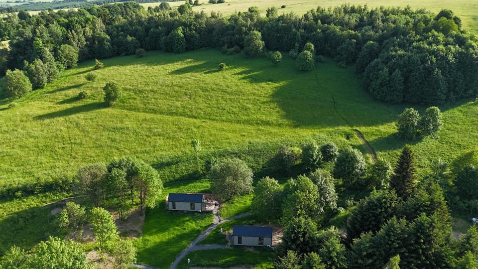 Łąka w Stołowych Chill Resort Łężyce Nature lodge in Lower Silesian Voivodeship