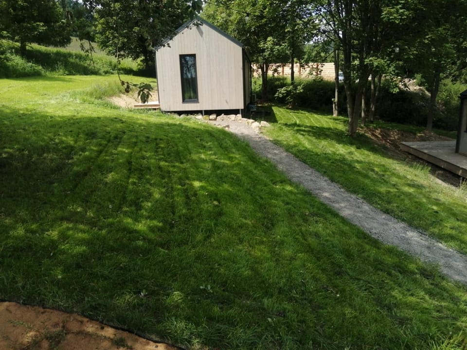 Łąka w Stołowych Chill Resort Łężyce Nature lodge in Lower Silesian Voivodeship