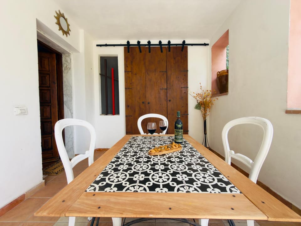 Patio, Garden, Dining area