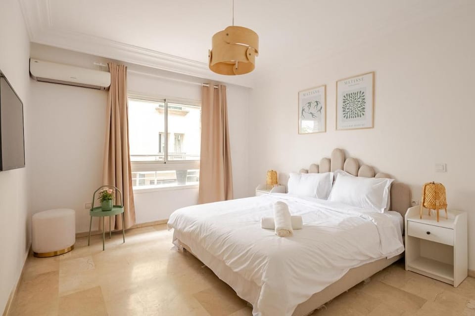 Bedroom, air conditioner