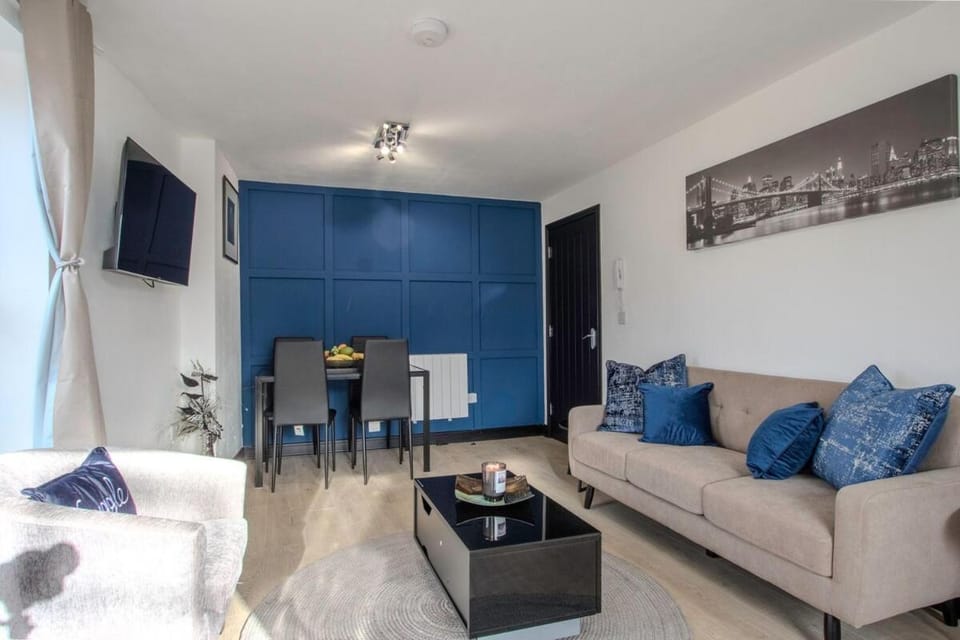 #175 Chaplin House - Modern Stay - Sleeps 3 Apartment in Warrington